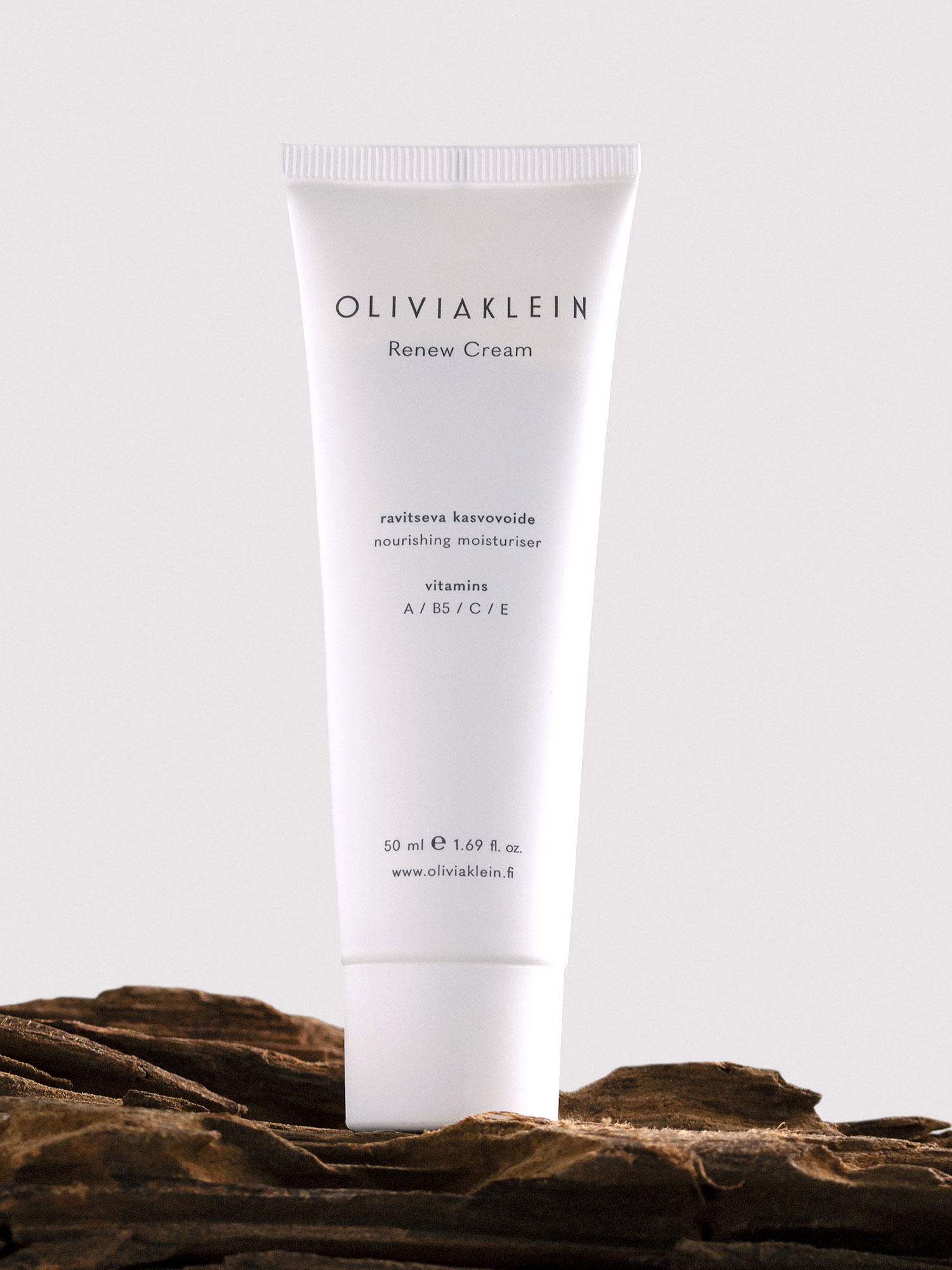 Olivia-Klein-Renew-Cream-Display-1500x2000px